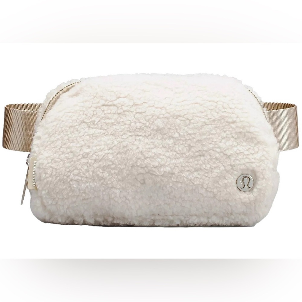 lululemon athletica Sherpa Belt Bag